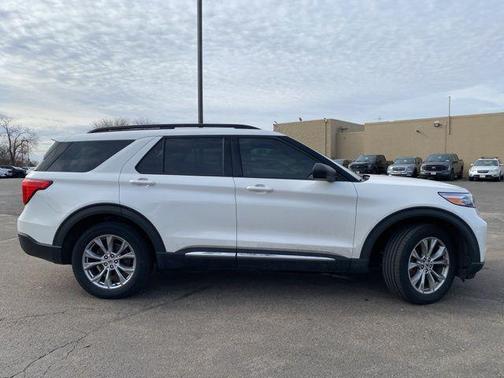 Star White Metallic Tri-Coat 2020 Ford Explorer XLT