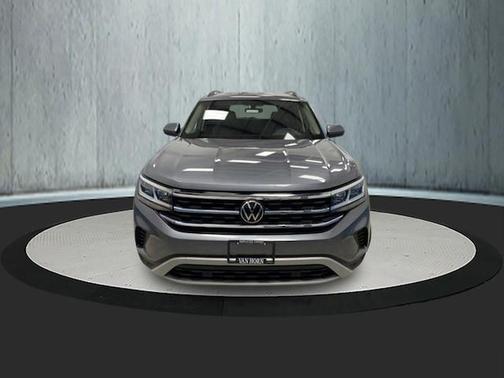 Photo 4 of 37 of 2021 Volkswagen Atlas 3.6L SE w/Technology