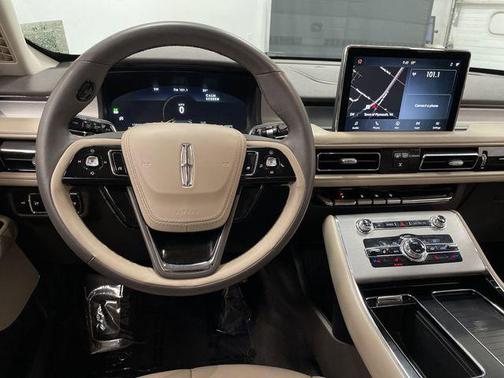 2023 Lincoln Aviator Standard AWD