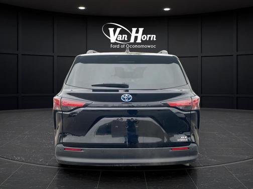 Midnight Black Metallic 2021 Toyota Sienna XLE 7 Passenger