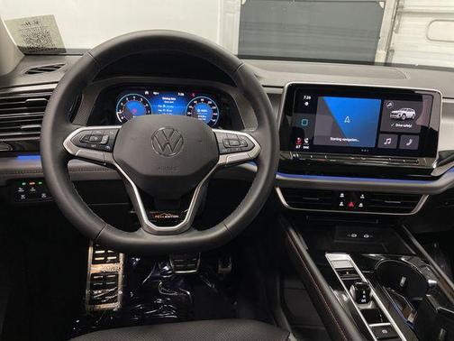 2024 Volkswagen Atlas 2.0T SE w/Technology 4MOTION