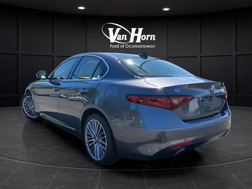 Vesuvio Gray Metallic 2018 Alfa Romeo Giulia Ti Lusso