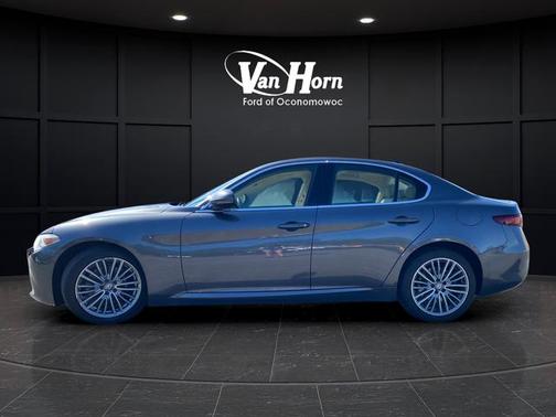 Vesuvio Gray Metallic 2018 Alfa Romeo Giulia Ti Lusso