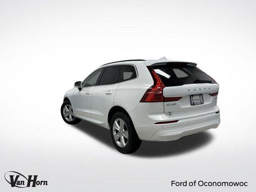 2022 Volvo XC60 B5 Momentum