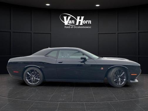 Pitch Black Clearcoat 2019 Dodge Challenger R/T Scat Pack