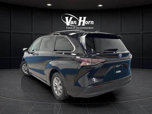 Midnight Black Metallic 2025 Toyota Sienna XLE