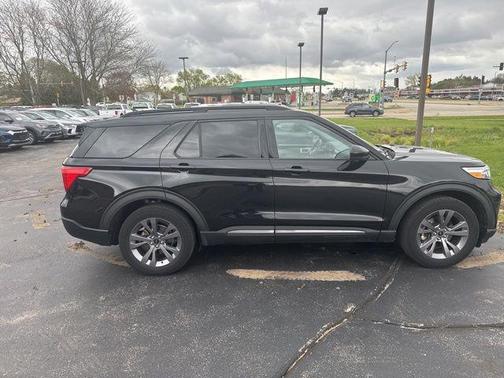 Agate Black Metallic 2022 Ford Explorer XLT