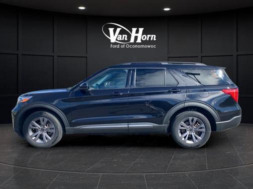 Agate Black Metallic 2022 Ford Explorer XLT