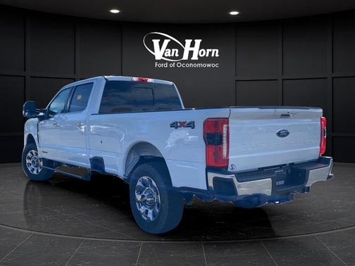 Oxford White 2024 Ford F-250 Lariat