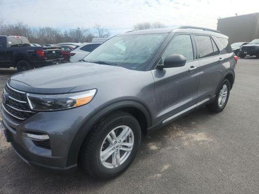 Carbonized Gray Metallic 2021 Ford Explorer XLT