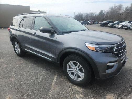 Carbonized Gray Metallic 2021 Ford Explorer XLT