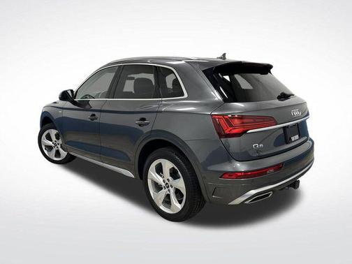 2022 Audi Q5 45 S line Prestige