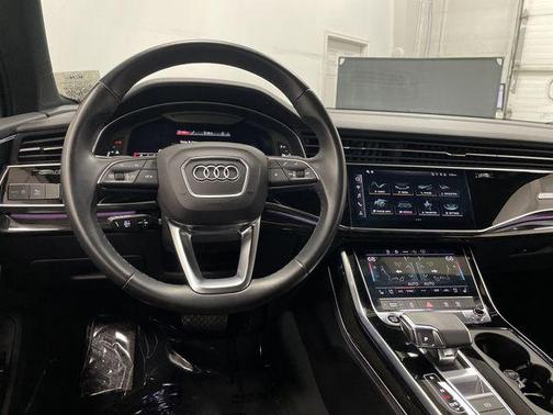 2023 Audi Q7 45 Premium Plus
