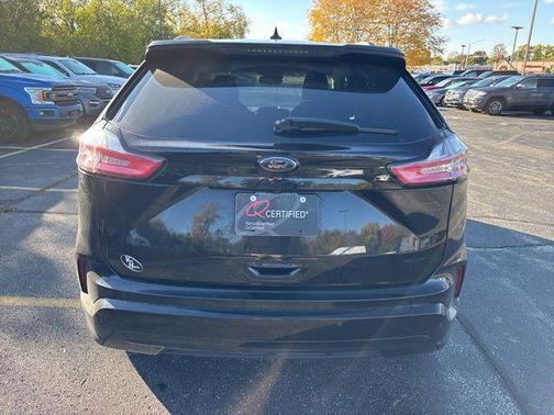 2022 Ford Edge SE