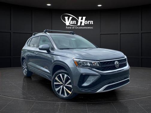 Platinum Gray Metallic 2022 Volkswagen Taos 1.5T SE