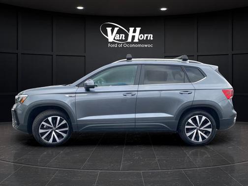 Platinum Gray Metallic 2022 Volkswagen Taos 1.5T SE