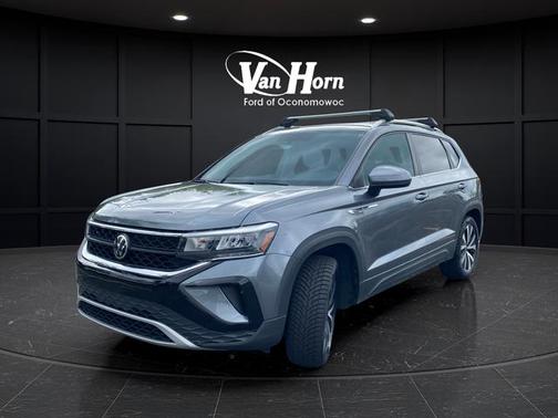 Platinum Gray Metallic 2022 Volkswagen Taos 1.5T SE