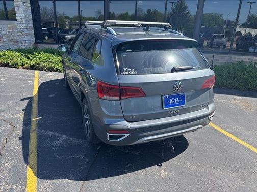 Platinum Gray Metallic 2022 Volkswagen Taos 1.5T SE