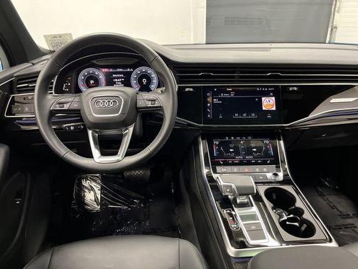 2025 Audi Q7 55 Premium