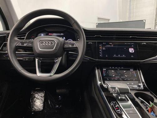 2023 Audi Q7 55 Premium Plus