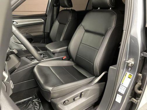 2021 Volkswagen Atlas Cross Sport 3.6L V6 SE w/Technology