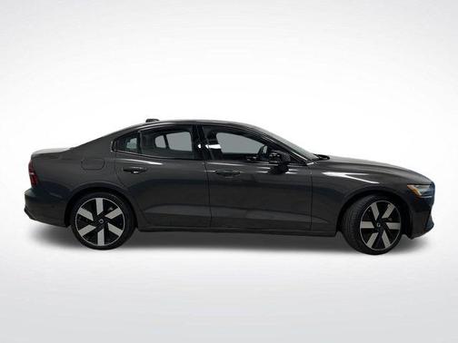 2024 Volvo S60 Recharge Plug-In Hybrid T8 Plus Dark Theme