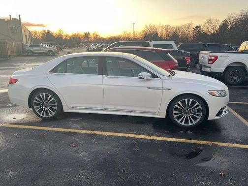 2019 Lincoln Continental Select