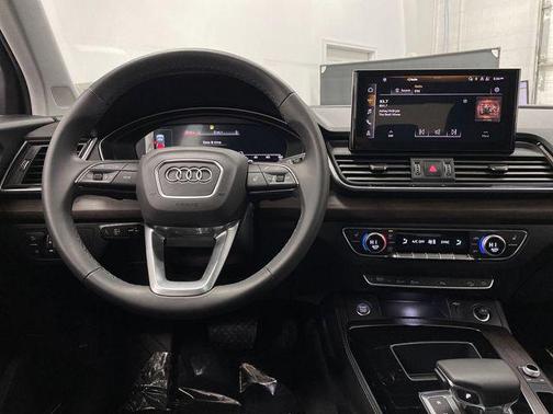 2024 Audi Q5 45 S line Premium Plus