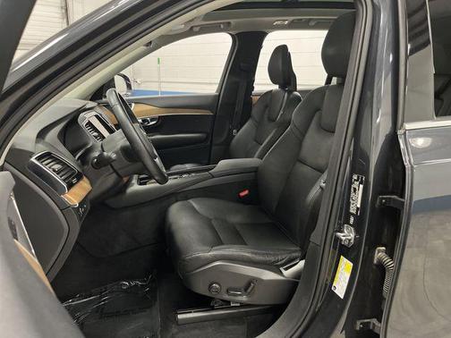 2021 Volvo XC90 Recharge Plug-In Hybrid T8 Inscription Expression 7 Passenger