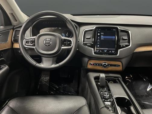 2021 Volvo XC90 Recharge Plug-In Hybrid T8 Inscription Expression 7 Passenger