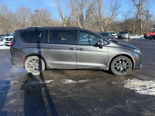 2021 Chrysler Pacifica Touring