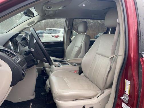 2013 Chrysler Town & Country Touring