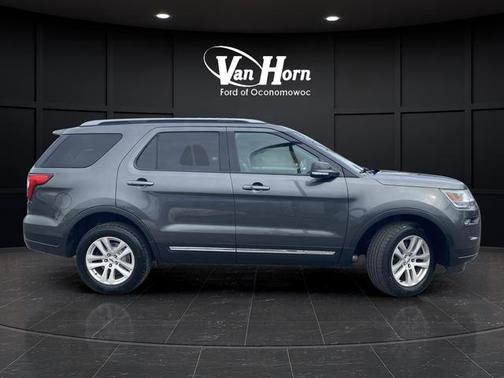 Magnetic 2018 Ford Explorer XLT