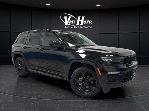 Diamond Black Crystal Pearlcoat 2024 Jeep Grand Cherokee Limited