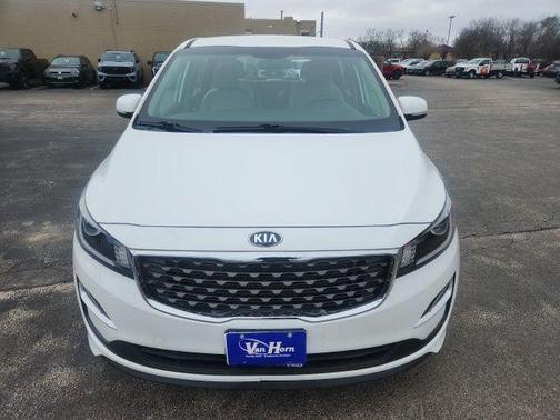 Snow White Pearl 2019 Kia Sedona L