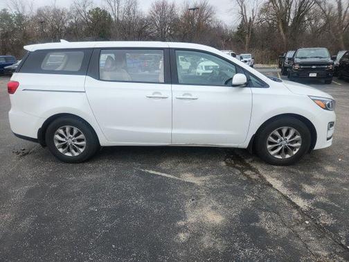 Snow White Pearl 2019 Kia Sedona L