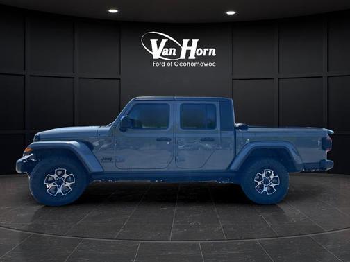 Sting-Gray Clearcoat 2023 Jeep Gladiator Sport S