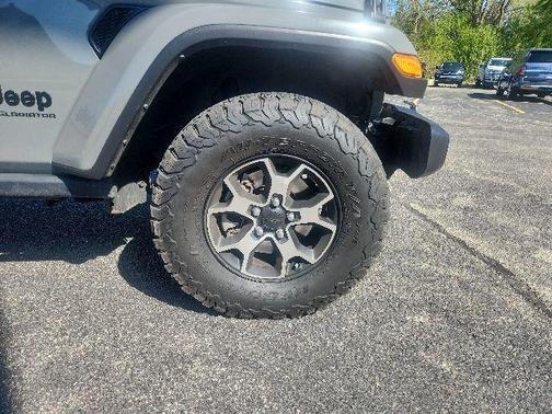 Sting-Gray Clearcoat 2023 Jeep Gladiator Sport S