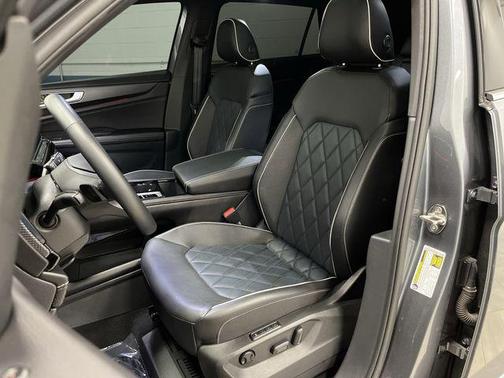 2024 Volkswagen Atlas Cross Sport 2.0T SEL Premium