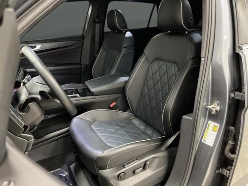 2024 Volkswagen Atlas Cross Sport 2.0T SEL Premium