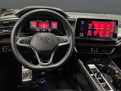 2024 Volkswagen Atlas Cross Sport 2.0T SEL Premium