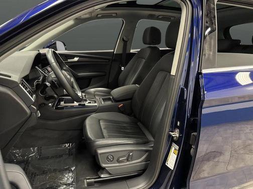 2022 Audi Q5 45 S line Premium Plus