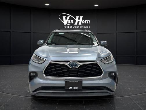 Moon Dust 2021 Toyota Highlander Hybrid Limited