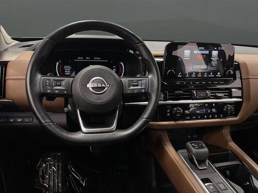 2023 Nissan Pathfinder Platinum 4WD