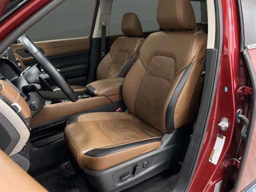 2023 Nissan Pathfinder Platinum 4WD