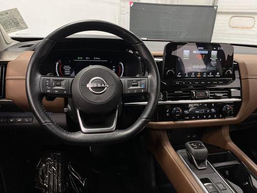 2023 Nissan Pathfinder Platinum 4WD