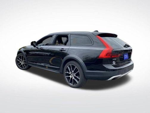 2018 Volvo V90 Cross Country T6