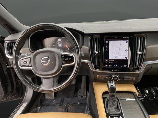 2018 Volvo V90 Cross Country T6