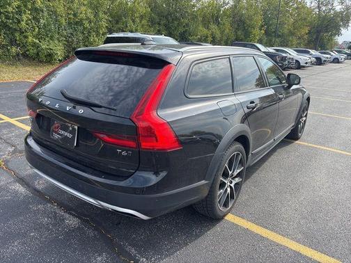 2018 Volvo V90 Cross Country T6
