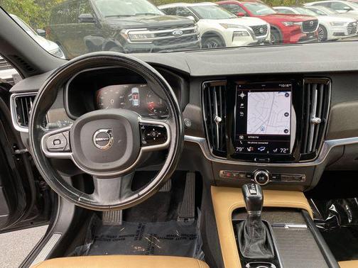 2018 Volvo V90 Cross Country T6